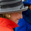Dronning Sonja under velkomstsermonien i Slovakia (Foto: Terje Bendiksby / Scanpix)